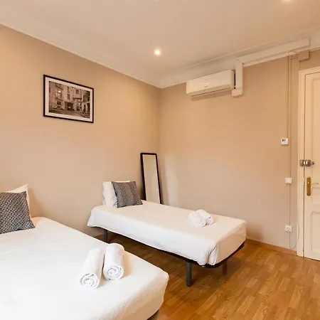 Key Bcn 4o1a 10p 5h Apartment Barcelona